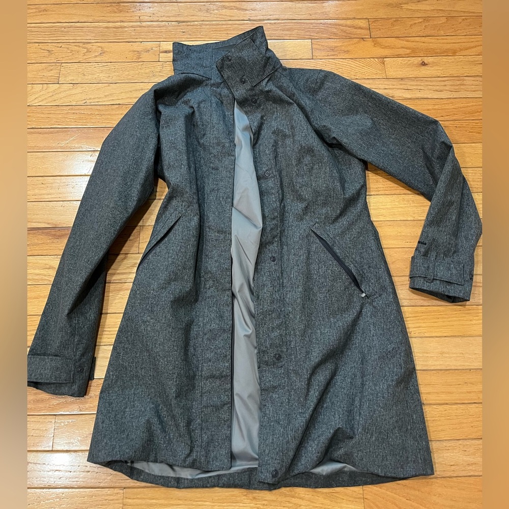 Patagonia women’s gray soft shell trench rain coat jacket small